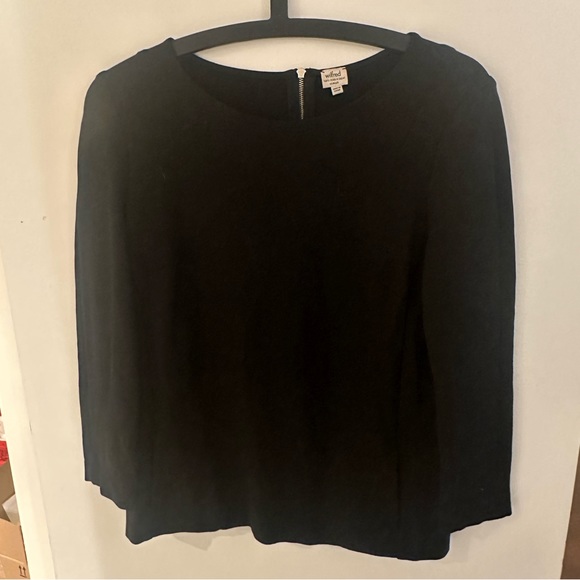 Aritzia Black Top with small front pocket detail - Picture 1 of 5